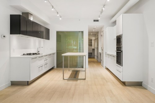 134 1St Avenue E, Vancouver, BC - Indoor Photo Showing Kitchen