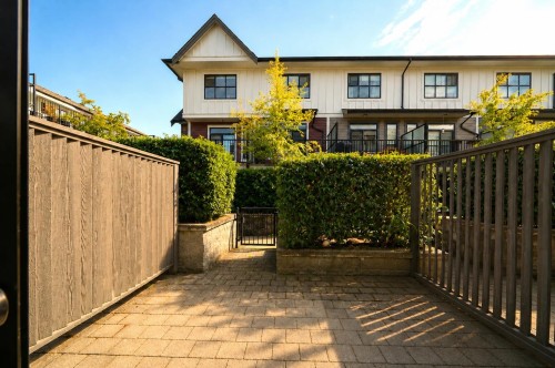 16-7039 Macpherson Avenue, Burnaby, BC - Outdoor