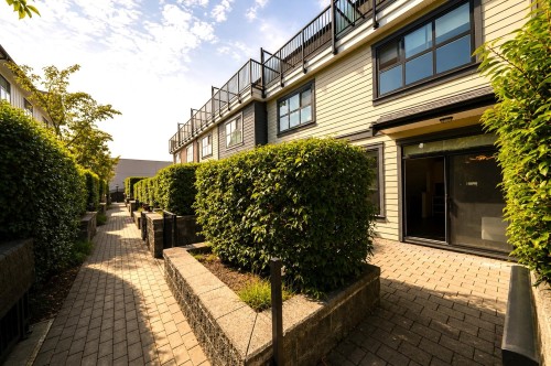 16-7039 Macpherson Avenue, Burnaby, BC - Outdoor