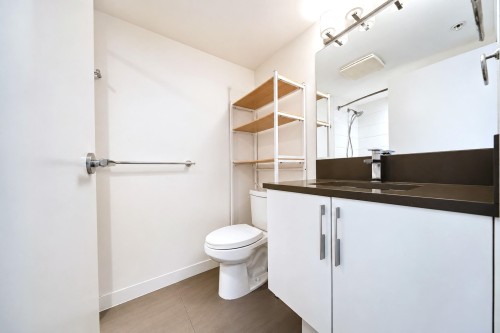 16-7039 Macpherson Avenue, Burnaby, BC - Indoor Photo Showing Bathroom