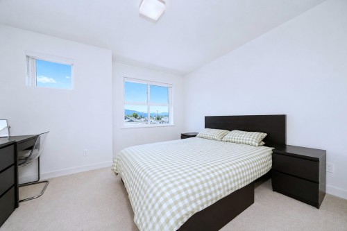 16-7039 Macpherson Avenue, Burnaby, BC - Indoor Photo Showing Bedroom