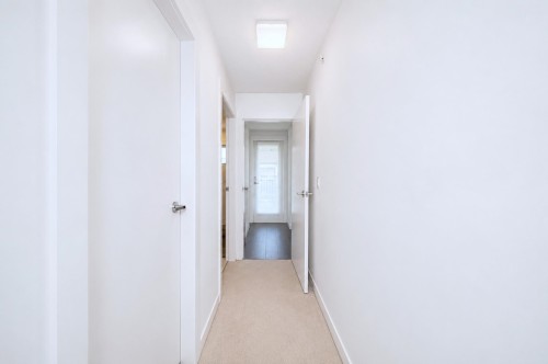 16-7039 Macpherson Avenue, Burnaby, BC - Indoor Photo Showing Other Room