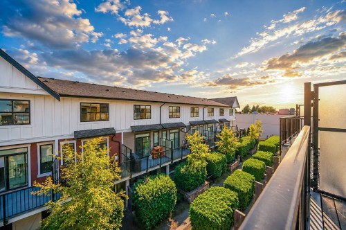 16-7039 Macpherson Avenue, Burnaby, BC - Outdoor