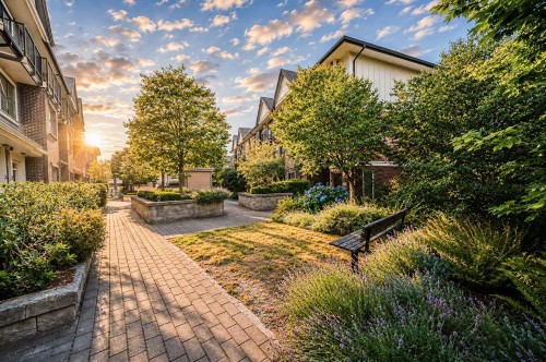 16-7039 Macpherson Avenue, Burnaby, BC - Outdoor With Deck Patio Veranda