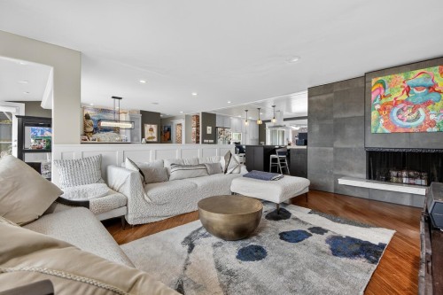 1052 Corona Crescent, Coquitlam, BC - Indoor Photo Showing Living Room