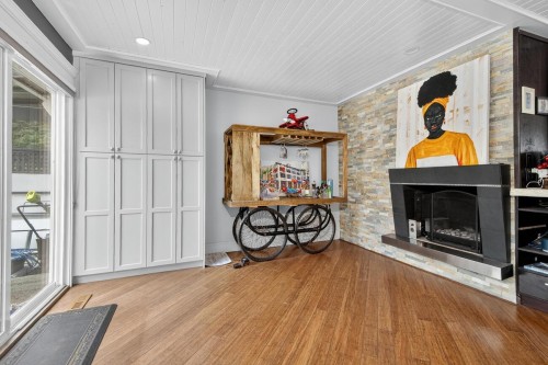 1052 Corona Crescent, Coquitlam, BC - Indoor With Fireplace