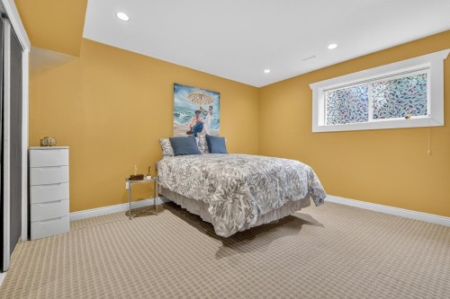 1052 Corona Crescent, Coquitlam, BC - Indoor Photo Showing Bedroom