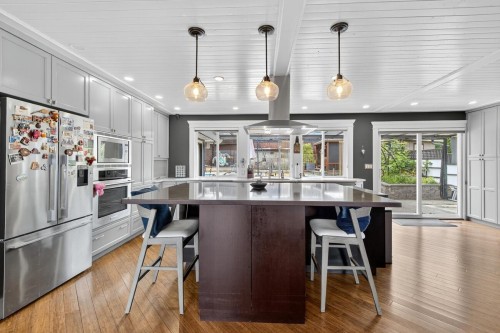 1052 Corona Crescent, Coquitlam, BC - Indoor Photo Showing Kitchen With Upgraded Kitchen