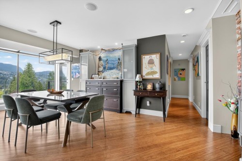 1052 Corona Crescent, Coquitlam, BC - Indoor Photo Showing Dining Room