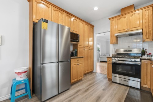 3186 18Th Avenue E, Vancouver, BC - Indoor Photo Showing Kitchen