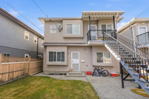 3186 18Th Avenue E, Vancouver, BC - Outdoor