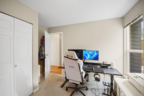 129 Roe Drive, Port Moody, BC - Indoor Photo Showing Office