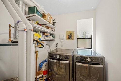 129 Roe Drive, Port Moody, BC - Indoor Photo Showing Laundry Room