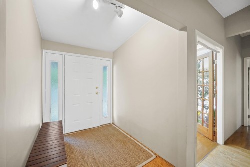 129 Roe Drive, Port Moody, BC - Indoor Photo Showing Other Room