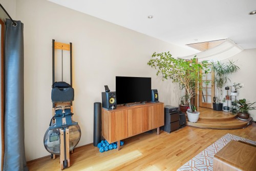 129 Roe Drive, Port Moody, BC - Indoor Photo Showing Other Room