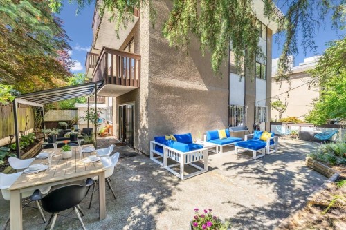 201-120 4Th Street E, North Vancouver, BC - Outdoor