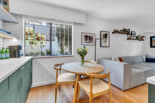 201-120 4Th Street E, North Vancouver, BC - Indoor