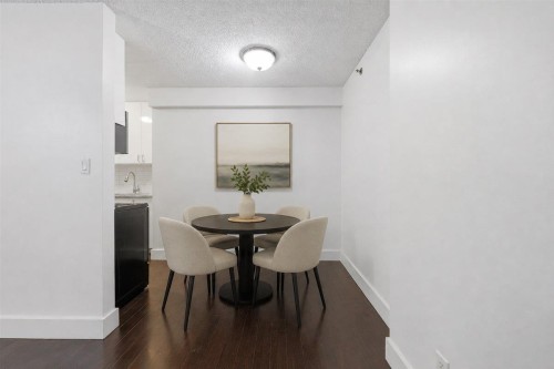 309-825 7Th Avenue E, Vancouver, BC - Indoor Photo Showing Dining Room