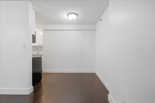 309-825 7Th Avenue E, Vancouver, BC - Indoor Photo Showing Other Room