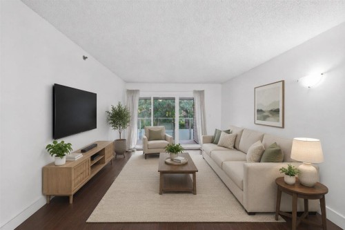 309-825 7Th Avenue E, Vancouver, BC - Indoor Photo Showing Living Room