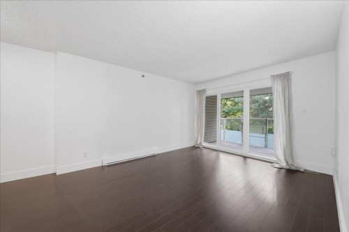 309-825 7Th Avenue E, Vancouver, BC - Indoor Photo Showing Other Room