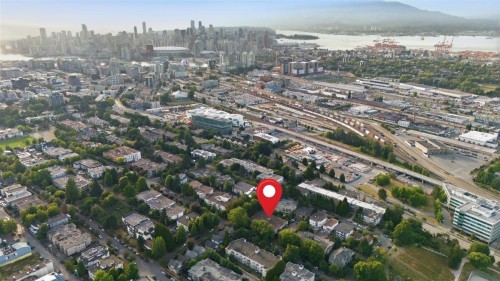 309-825 7Th Avenue E, Vancouver, BC - Outdoor With View