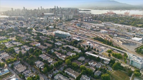 309-825 7Th Avenue E, Vancouver, BC - Outdoor With View