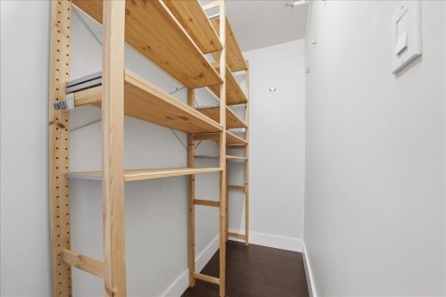 309-825 7Th Avenue E, Vancouver, BC - Indoor