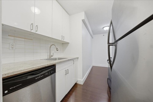 309-825 7Th Avenue E, Vancouver, BC - Indoor Photo Showing Kitchen