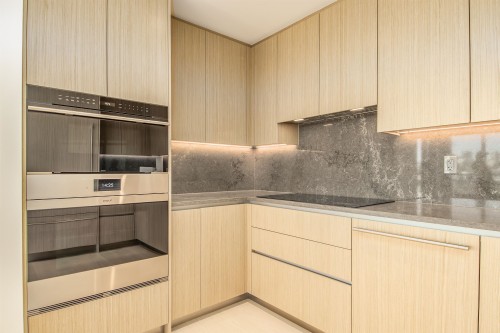 4**-785 Harbour Way, North Vancouver, BC - Indoor Photo Showing Kitchen