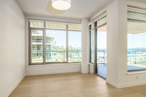 4**-785 Harbour Way, North Vancouver, BC - Indoor Photo Showing Other Room