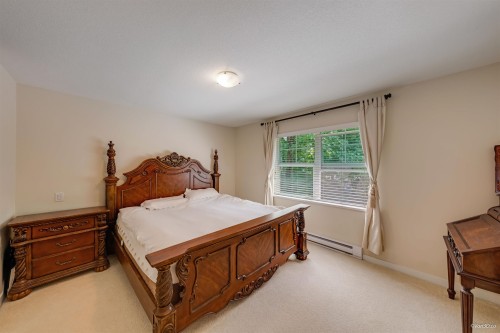 1412 Marguerite Street, Coquitlam, BC - Indoor Photo Showing Bedroom