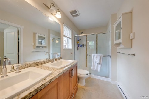 1412 Marguerite Street, Coquitlam, BC - Indoor Photo Showing Bathroom