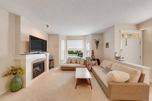 1412 Marguerite Street, Coquitlam, BC - Indoor Photo Showing Living Room With Fireplace