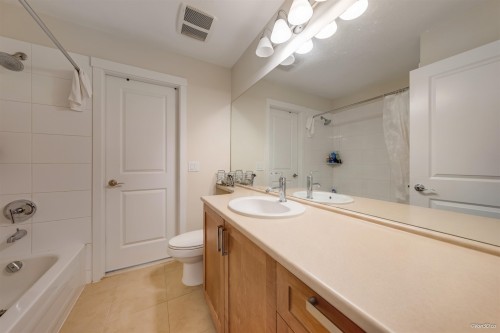 1412 Marguerite Street, Coquitlam, BC - Indoor Photo Showing Bathroom