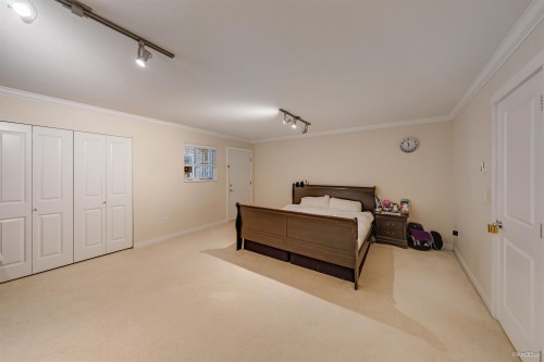 1412 Marguerite Street, Coquitlam, BC - Indoor Photo Showing Bedroom