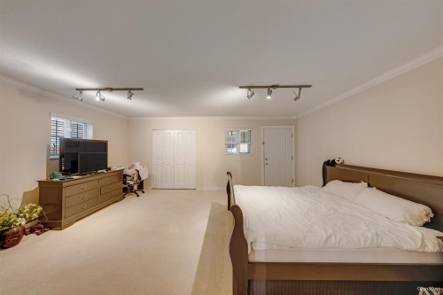 1412 Marguerite Street, Coquitlam, BC - Indoor Photo Showing Bedroom