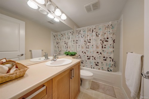1412 Marguerite Street, Coquitlam, BC - Indoor Photo Showing Bathroom