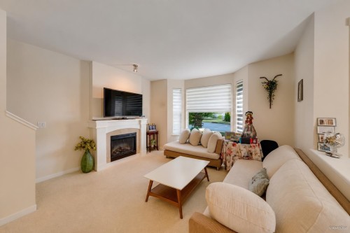 1412 Marguerite Street, Coquitlam, BC - Indoor Photo Showing Living Room With Fireplace