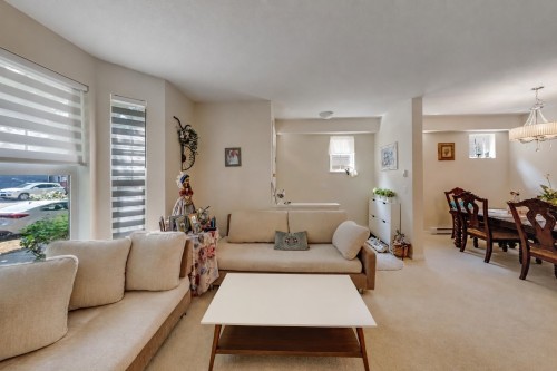 1412 Marguerite Street, Coquitlam, BC - Indoor Photo Showing Living Room