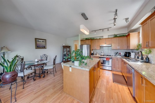 1412 Marguerite Street, Coquitlam, BC - Indoor Photo Showing Kitchen With Double Sink