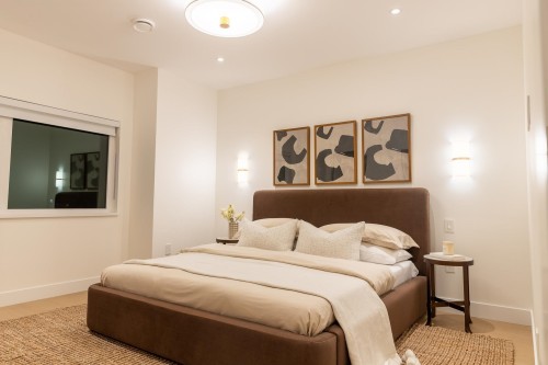 2-8483 16 Avenue, Burnaby, BC - Indoor Photo Showing Bedroom
