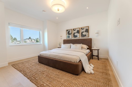 2-8483 16 Avenue, Burnaby, BC - Indoor Photo Showing Bedroom