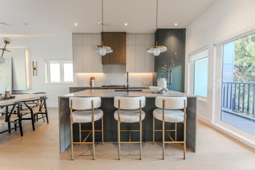 2-8483 16 Avenue, Burnaby, BC - Indoor