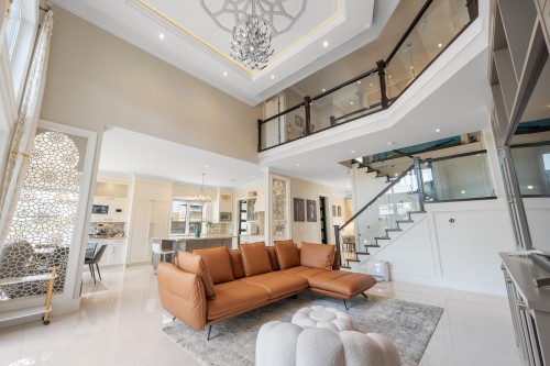 7160 Parry Street, Richmond, BC - Indoor Photo Showing Living Room