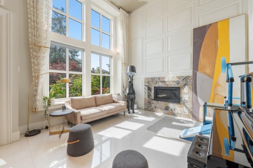 7160 Parry Street, Richmond, BC - Indoor With Fireplace