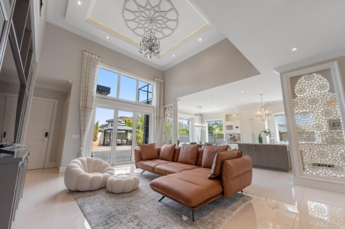 7160 Parry Street, Richmond, BC - Indoor Photo Showing Living Room