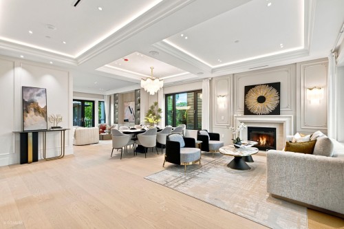 4432 Crown Street, Vancouver, BC - Indoor Photo Showing Living Room With Fireplace
