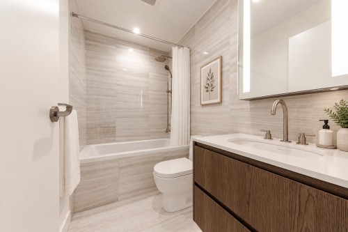 1113-6811 Pearson Way, Richmond, BC - Indoor Photo Showing Bathroom
