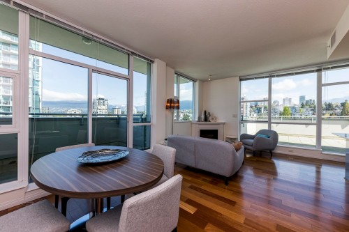 Ph1-168 Esplanade E, North Vancouver, BC - Indoor